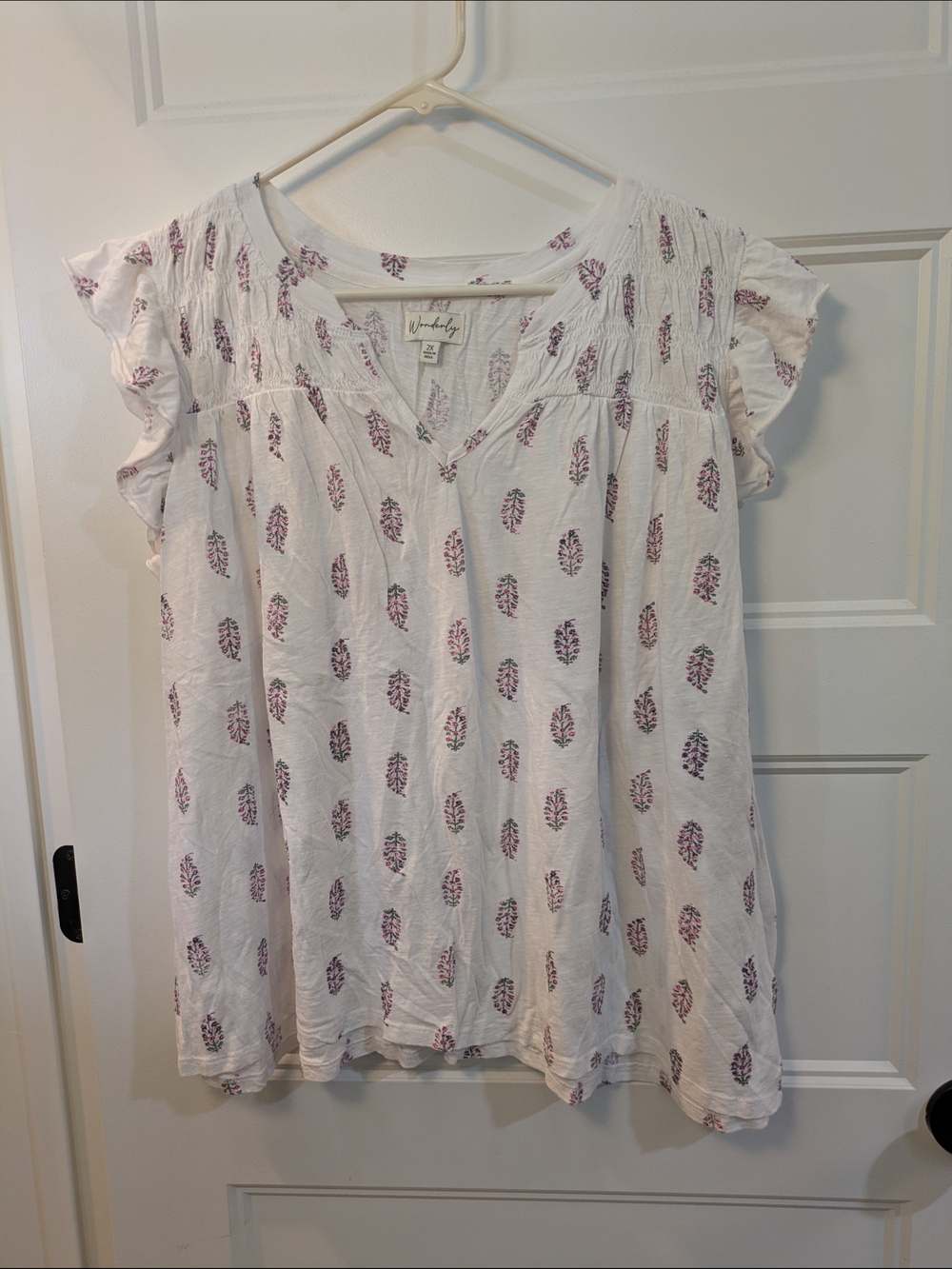 🔴 3/$15 Wonderly White Cap-Sleeve Peasant Top with Pink Leaf Print